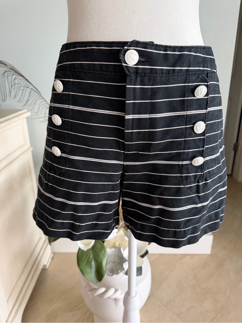 Tommy Hilfiger Striped Sailor Shorts Black White Size 6 preppy